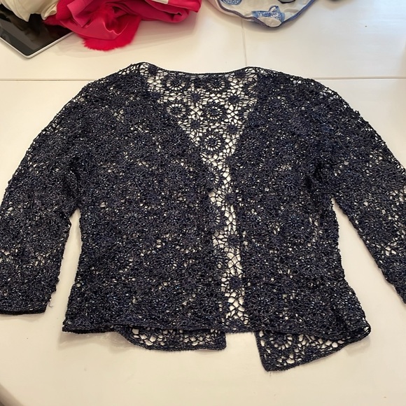 Vintage Carmen Marc Valvo navy blue crochet sweater size 8 - Picture 4 of 5